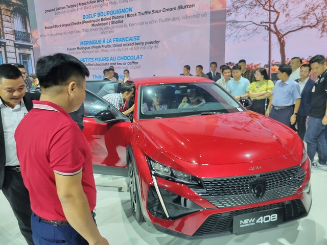 "Xem mắt" mẫu xe Peugeot 408 thế hệ mới - Ảnh 5. "Xem mắt" mẫu xe Peugeot 408 thế hệ mới - Ảnh 5.