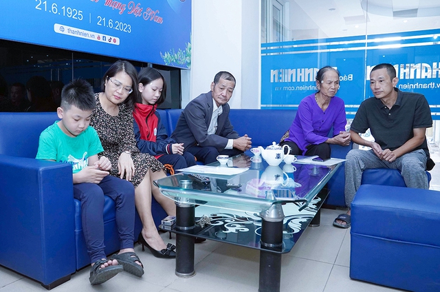 Hỗ trợ 2 cháu bé trong vụ cháy chung cư mini ở Hà Nội - Ảnh 1. Hỗ trợ 2 cháu bé trong vụ cháy chung cư mini ở Hà Nội - Ảnh 1.