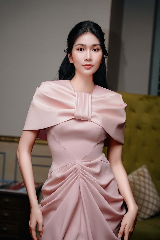 Phương Anh đẹp kiêu sa, quyến rũ khi diễn show thời trang Safari - Ảnh 9. Phương Anh đẹp kiêu sa, quyến rũ khi diễn show thời trang Safari - Ảnh 9.