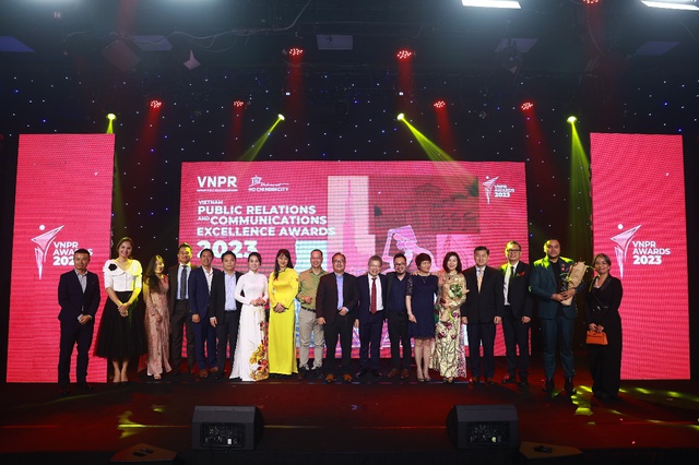 Giải thưởng Quan hệ công chúng và Truyền thông xuất sắc - VNPR Awards 2023 Giải thưởng Quan hệ công chúng và Truyền thông xuất sắc - VNPR Awards 2023