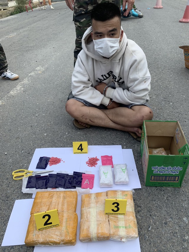 Quảng Trị: Liên tiếp bắt giữ 2 nghi phạm vận chuyển ma túy - Ảnh 2.
