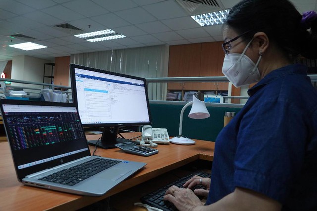 Cổ phiếu tăng cao trong quý 3 giúp lợi nhuận các công ty chứng khoán bứt tốc - Ảnh 1. Cổ phiếu tăng cao trong quý 3 giúp lợi nhuận các công ty chứng khoán bứt tốc - Ảnh 1.