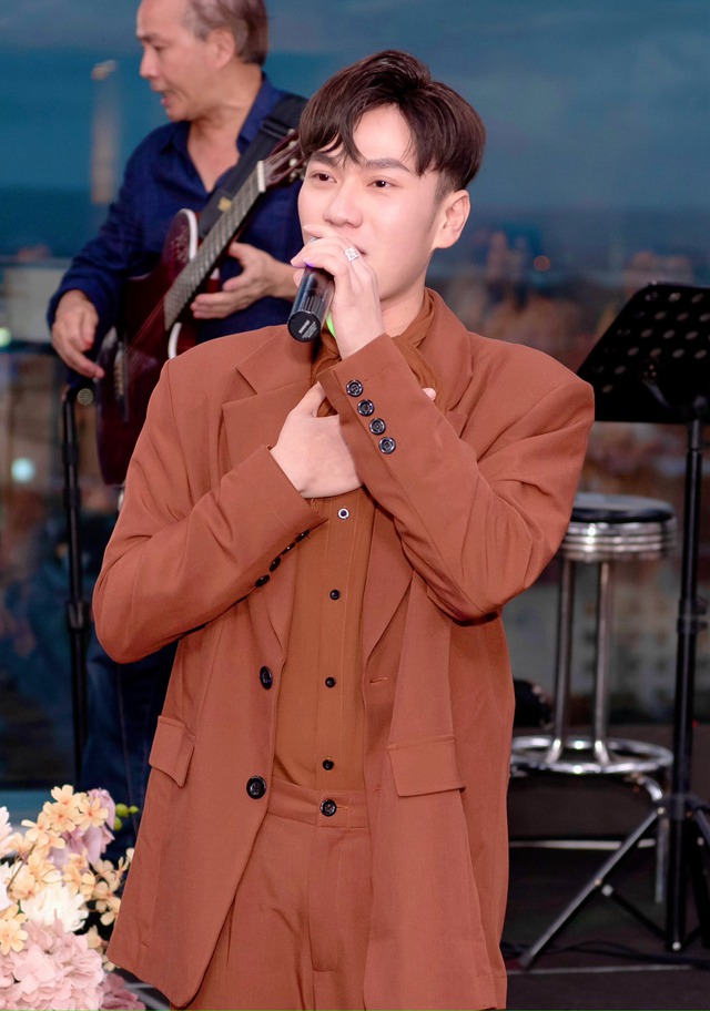 Lân Nhã, Sơn Ca mừng ca sĩ Nam Thành gia nhập showbiz - Ảnh 2. Lân Nhã, Sơn Ca mừng ca sĩ Nam Thành gia nhập showbiz - Ảnh 2.