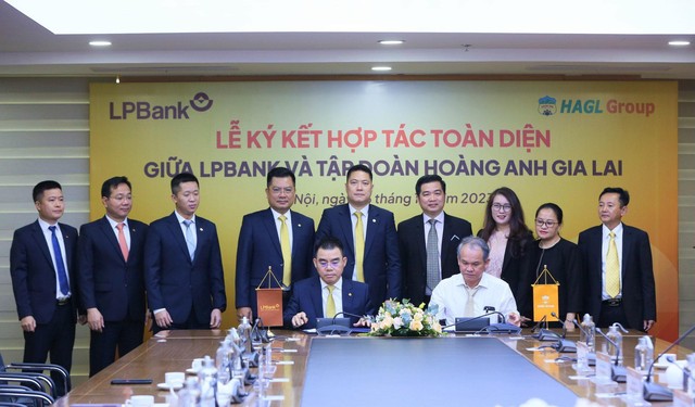 LPBank ký hợp tác toàn diện với Tập đoàn Hoàng Anh Gia Lai của bầu Đức - Ảnh 1.