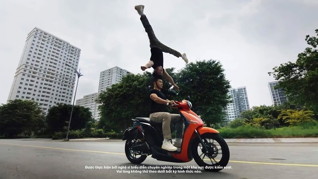 Công an làm việc với các bên, Công ty Dat Bike gỡ bỏ clip quảng cáo - Ảnh 5.