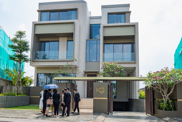 Xuất hiện dinh thự hàng hiệu chuẩn ‘gu’ giới siêu giàu tại khu Đông TP.HCM - Ảnh 6. Xuất hiện dinh thự hàng hiệu chuẩn ‘gu’ giới siêu giàu tại khu Đông TP.HCM - Ảnh 6.