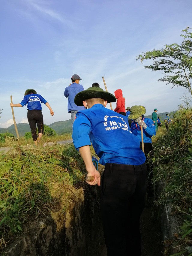 'Ăn cơm nhà vác tù và hàng tổng' - Ảnh 1.