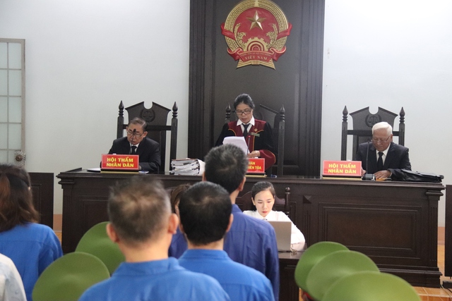 Bình Thuận: Phiên tòa xét xử Thảo 'lụi' được công an bảo vệ nghiêm ngặt - Ảnh 4.