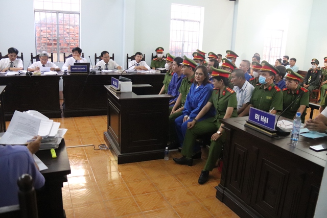 Bình Thuận: Phiên tòa xét xử Thảo 'lụi' được công an bảo vệ nghiêm ngặt - Ảnh 3.