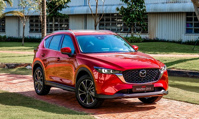 Crossover cỡ trung: Mazda CX-5 ‘đè bẹp’ các đối thủ nhờ giá thấp không tưởng - Ảnh 2.