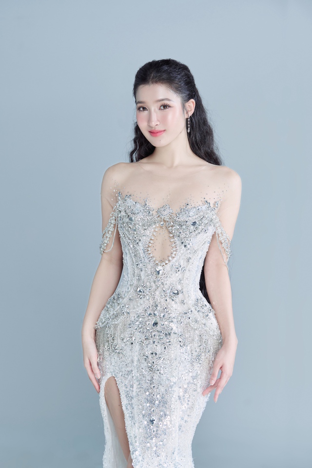 Hé lộ trang phục dạ hội của Á hậu Phương Nhi tại Hoa hậu Quốc tế 2023 - Ảnh 1. Hé lộ trang phục dạ hội của Á hậu Phương Nhi tại Hoa hậu Quốc tế 2023 - Ảnh 1.