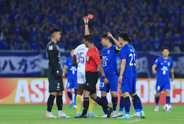 CLB Hà Nội thua nhà vô địch Trung Quốc, vẫn trắng tay ở AFC Champions League - Ảnh 1.