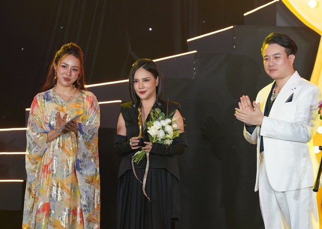 Nhà thiết kế Lê Nguyễn Nhật Linh nhận vinh danh Nhà thiết kế của năm