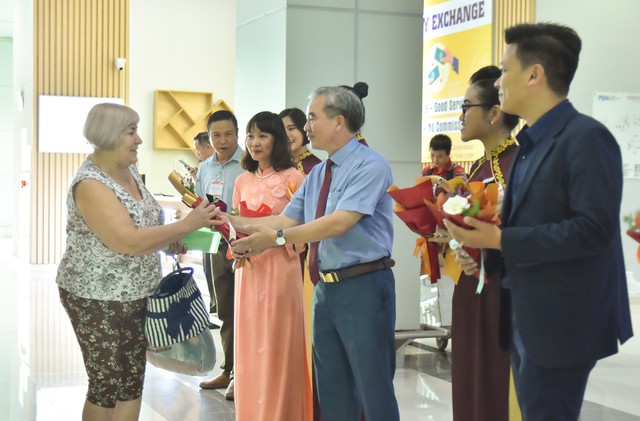 Phú Quốc liên tục đón 3 đoàn khách quốc tế đến tham quan, nghỉ dưỡng - Ảnh 1. Phú Quốc liên tục đón 3 đoàn khách quốc tế đến tham quan, nghỉ dưỡng - Ảnh 1.