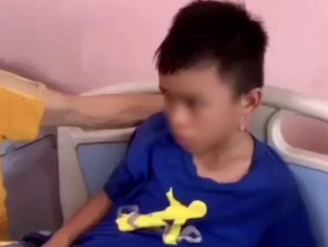 Làm rõ vụ nam sinh lớp 7 ở Hà Nội bị đánh hội đồng phải nhập viện - Ảnh 2. Làm rõ vụ nam sinh lớp 7 ở Hà Nội bị đánh hội đồng phải nhập viện - Ảnh 2.