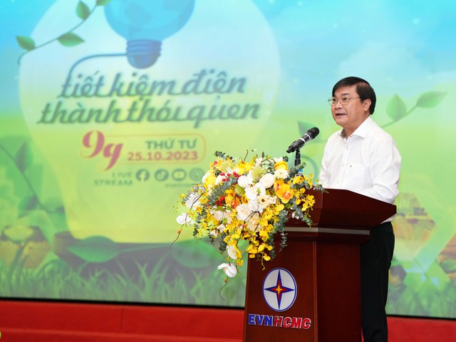 Báo Thanh Niên và EVNHCMC trao giải cuộc thi viết 'Tiết kiệm điện thành thói quen' - Ảnh 1. Báo Thanh Niên và EVNHCMC trao giải cuộc thi viết 'Tiết kiệm điện thành thói quen' - Ảnh 1.