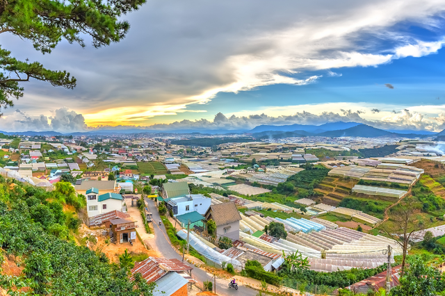 Bí quyết du lịch tiết kiệm Việt Nam - Khám phá đất nước đầy sắc màu - Ảnh 2. Bí quyết du lịch tiết kiệm Việt Nam - Khám phá đất nước đầy sắc màu - Ảnh 2.
