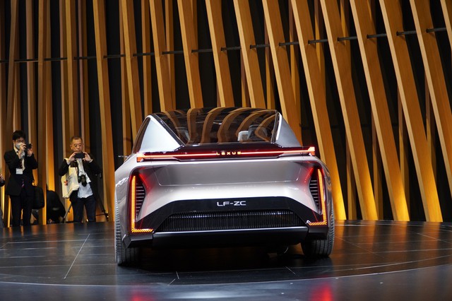 Cận cảnh ô tô điện Lexus LF-ZC tại Japan Mobility Show 2023 - Ảnh 3. Cận cảnh ô tô điện Lexus LF-ZC tại Japan Mobility Show 2023 - Ảnh 3.