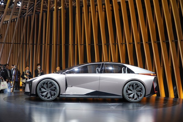 Cận cảnh ô tô điện Lexus LF-ZC tại Japan Mobility Show 2023   - Ảnh 2.