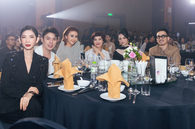 Siêu mẫu Xuân Lan đoạt giải 'Mentor of the year 2023' - Ảnh 2. Siêu mẫu Xuân Lan đoạt giải 'Mentor of the year 2023' - Ảnh 2.