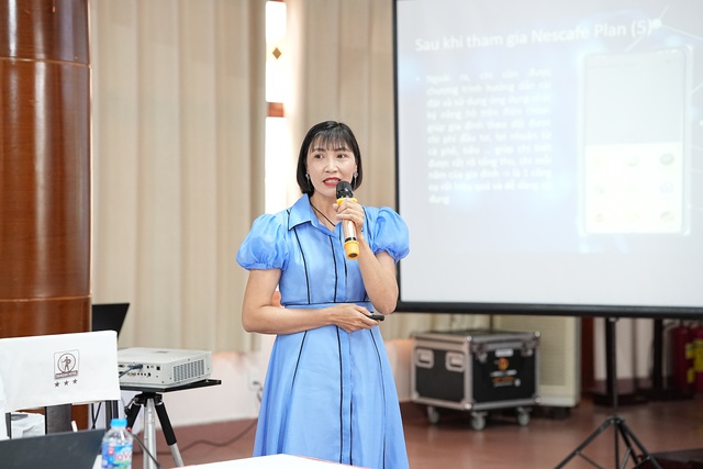 Bà Mai Thị Nhung chia sẻ lợi ích tham gia dự án NESCAFÉ Plan