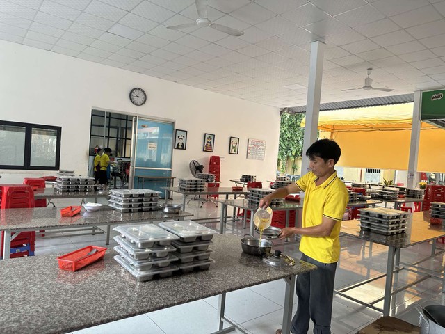 Nhận thông báo đóng tiền học liên tục mấy tháng, phụ huynh phải làm sao? - Ảnh 2. Nhận thông báo đóng tiền học liên tục mấy tháng, phụ huynh phải làm sao? - Ảnh 2.