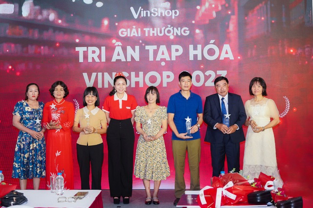 VinShop vinh danh tiểu thương Tạp hóa Việt - Ảnh 1.