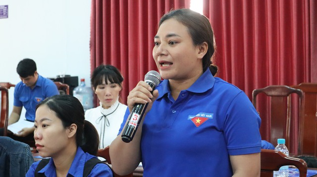 Chủ tịch UBND tỉnh Bình Phước đối thoại với thanh niên  - Ảnh 3.