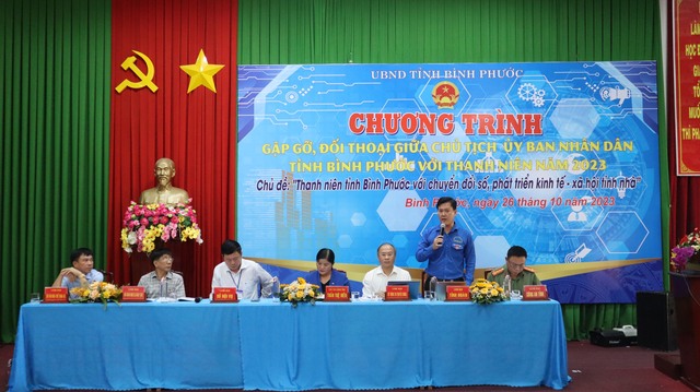 Chủ tịch UBND tỉnh Bình Phước đối thoại với thanh niên  - Ảnh 4.