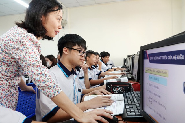 Nhiều đề xuất kiến nghị với TP.HCM về thu nhập cho giáo viên - Ảnh 1. Nhiều đề xuất kiến nghị với TP.HCM về thu nhập cho giáo viên - Ảnh 1.