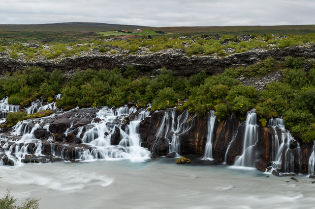 Thuê xe tự lái khám phá vẻ đẹp huyền ảo của đất nước băng giá Iceland - Ảnh 3.