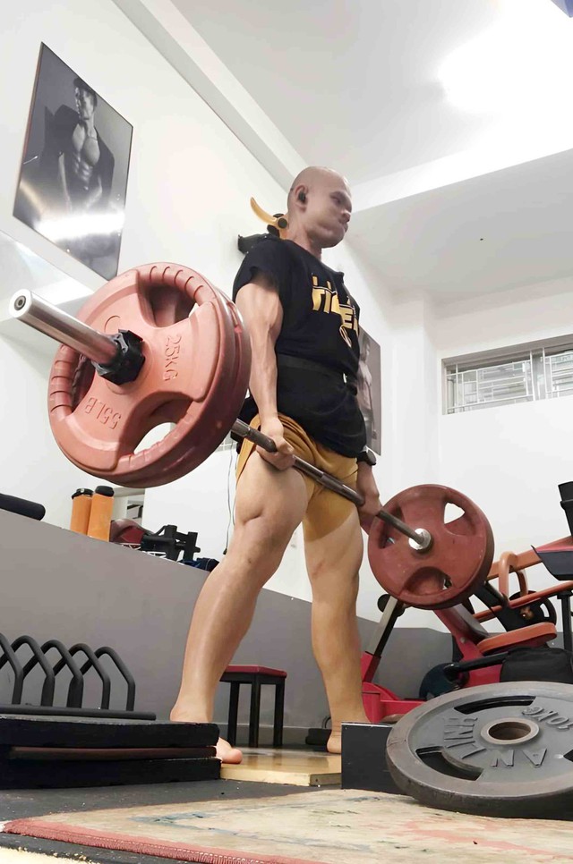 Chàng trai giảm cân hơn 100 kg trong 15 tháng  - Ảnh 1.