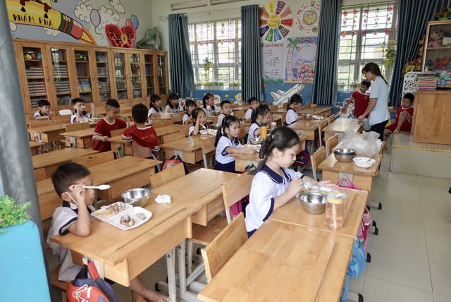 Từ ngày mai, 6 trường học ở Thủ Đức ăn bán trú trở lại - Ảnh 2. Từ ngày mai, 6 trường học ở Thủ Đức ăn bán trú trở lại - Ảnh 2.