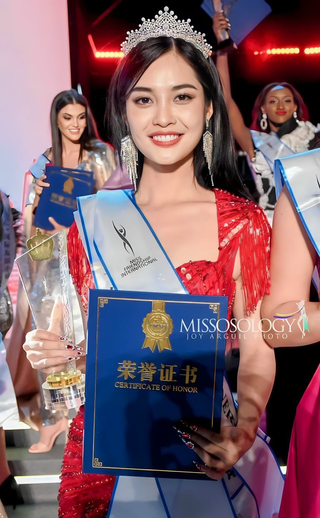 Nông Thúy Hằng giành á hậu 2 tại cuộc thi Hoa hậu Hữu nghị Quốc tế - Ảnh 2.