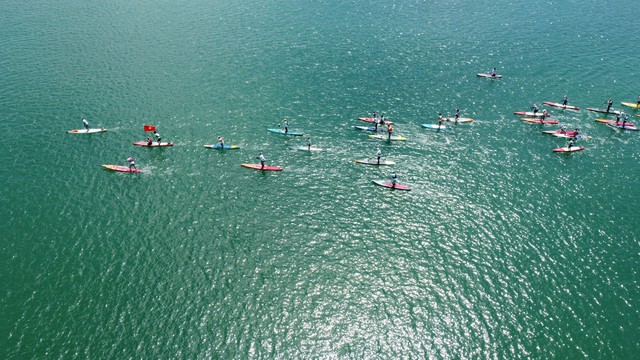 Cận cảnh giải đua thuyền buồm lần đầu tổ chức tại Bình Định - Ảnh 9.