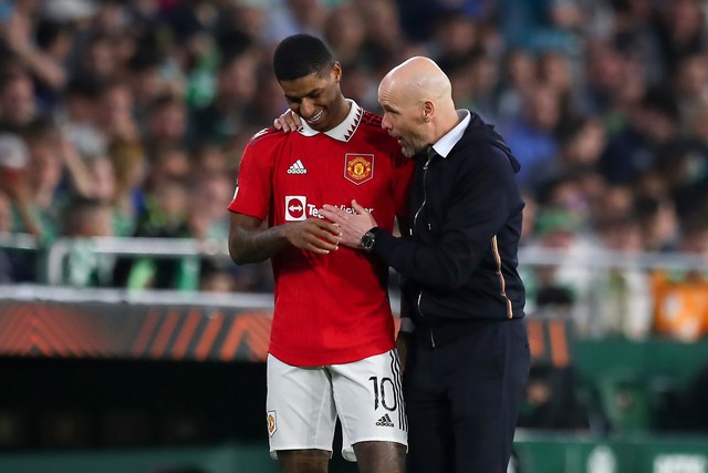 Vì sao HLV Erik ten Hag phải nhượng bộ ngôi sao số 1 CLB M.U, Marcus Rashford?- Ảnh 1.