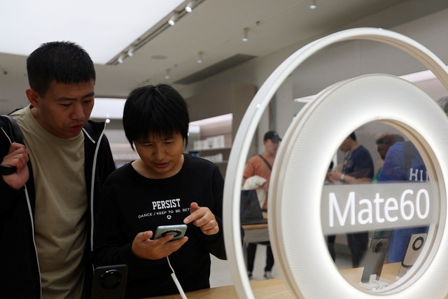 Huawei tăng trưởng vượt Apple nhờ Mate 60 - Ảnh 1. Huawei tăng trưởng vượt Apple nhờ Mate 60 - Ảnh 1.