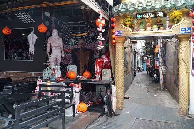 Phố Tây Bùi Viện hóa ‘ma mị’ trước đêm Halloween - Ảnh 10.