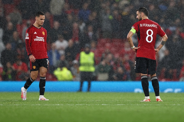 M.U đối mặt bị loại sớm tại Champions League sau cơn ác mộng Old Trafford - Ảnh 2. M.U đối mặt bị loại sớm tại Champions League sau cơn ác mộng Old Trafford - Ảnh 2.