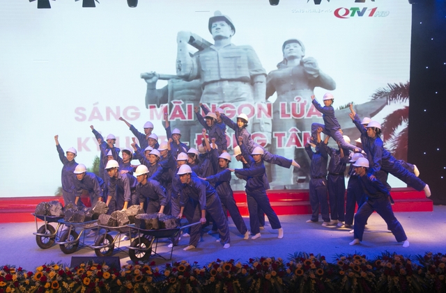 Sân khấu hóa để lan tỏa về hình ảnh Quảng Ninh giàu đẹp  - Ảnh 3.