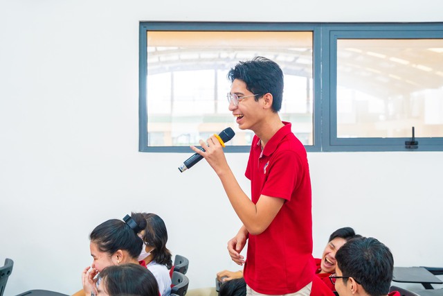 Học sinh Royal School tự tin vấn đáp, giao lưu cùng Hiệu trưởng đại học Mỹ - Ảnh 1.