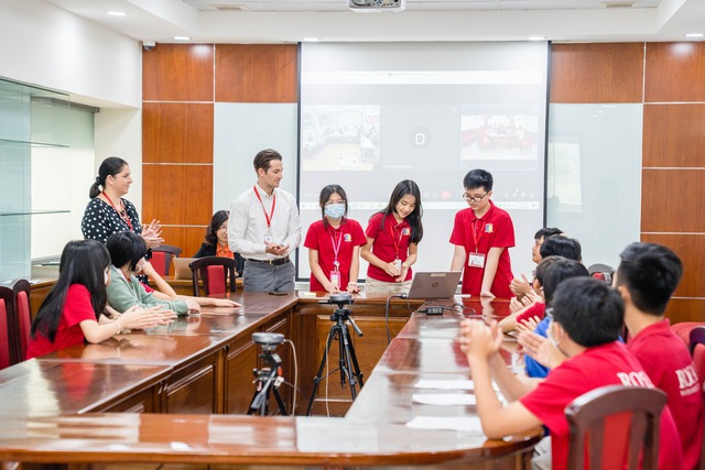 Học sinh Royal School tự tin vấn đáp, giao lưu cùng Hiệu trưởng đại học Mỹ - Ảnh 5.