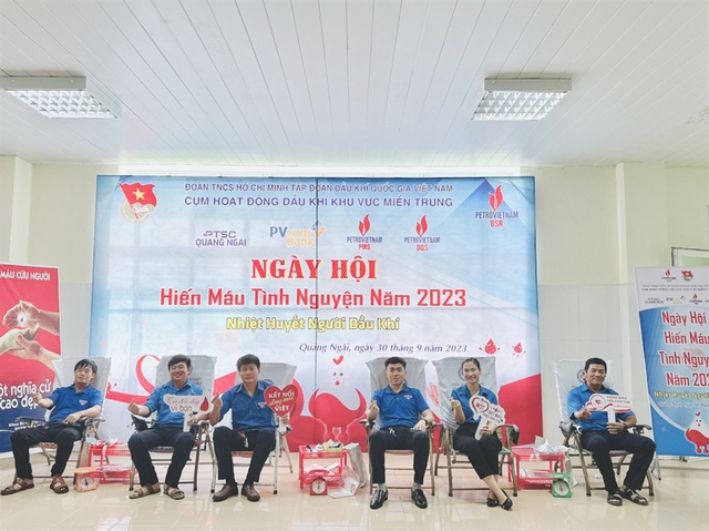 Công ty CP lọc hóa dầu Bình Sơn ở mức 'BB' với 'triển vọng tích cực' - Ảnh 5. Công ty CP lọc hóa dầu Bình Sơn ở mức 'BB' với 'triển vọng tích cực' - Ảnh 5.