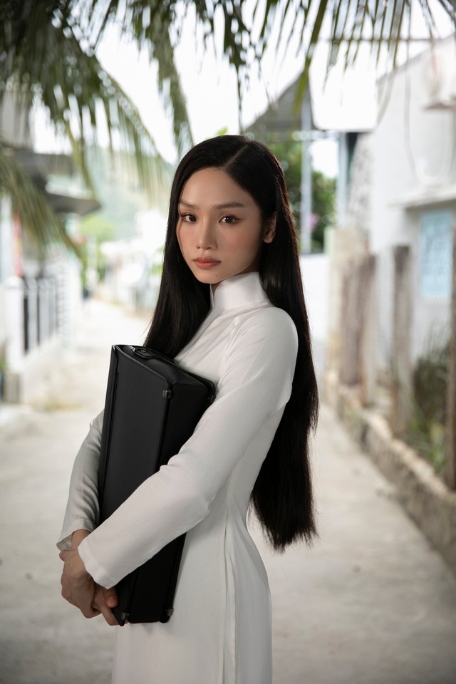 Miu Lê xinh tươi ra mắt MV 'Cô đơn đã quá bình thường'  - Ảnh 4.
