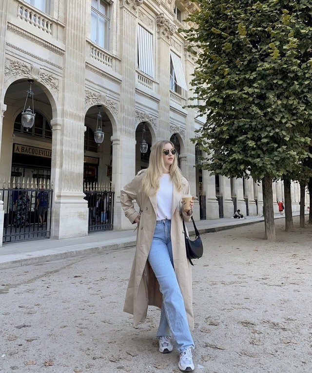 Mặc đẹp suốt mùa lạnh với áo khoác trench coat - Ảnh 2. Mặc đẹp suốt mùa lạnh với áo khoác trench coat - Ảnh 2.