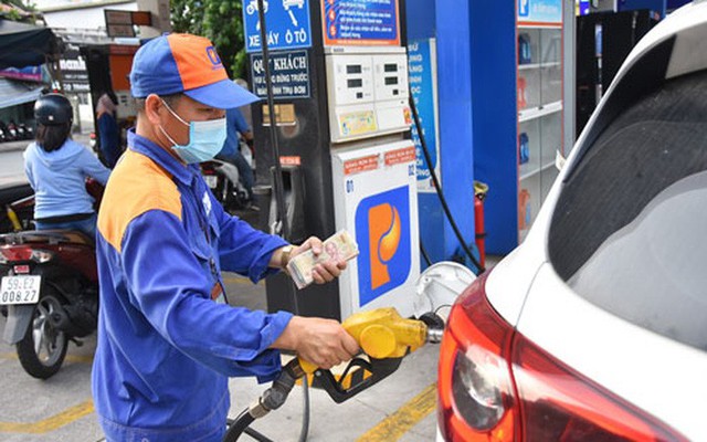 Giá xăng dầu hôm nay 2.11.2023: Trong nước và thế giới trái chiều - Ảnh 1. Giá xăng dầu hôm nay 2.11.2023: Trong nước và thế giới trái chiều - Ảnh 1.