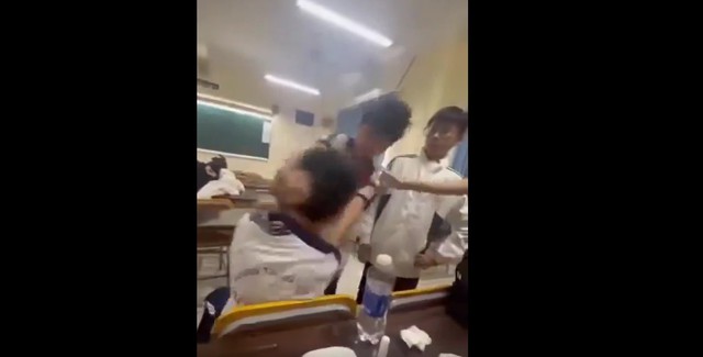 Học sinh đánh nhau, quay clip phát tán mạng xã hội: Nhà trường ban hành kỷ luật - Ảnh 2.