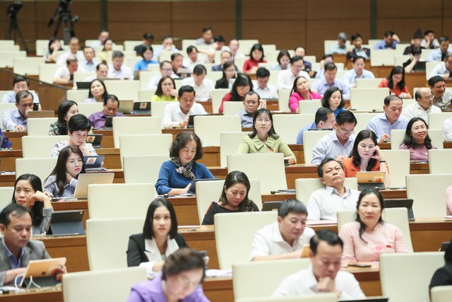 Bộ trưởng Đào Ngọc Dung: 'Trên bảo dưới làm đi, dưới vẫn cứ chờ vì sợ' - Ảnh 2.