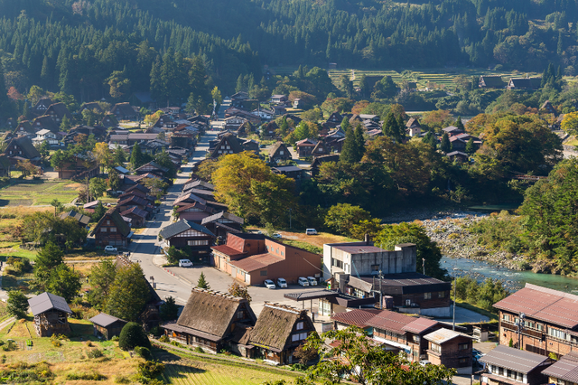 Học làm gốm và ăn sukiyaki trong những ngôi làng cổ xinh đẹp tại Nhật Bản  - Ảnh 1.
