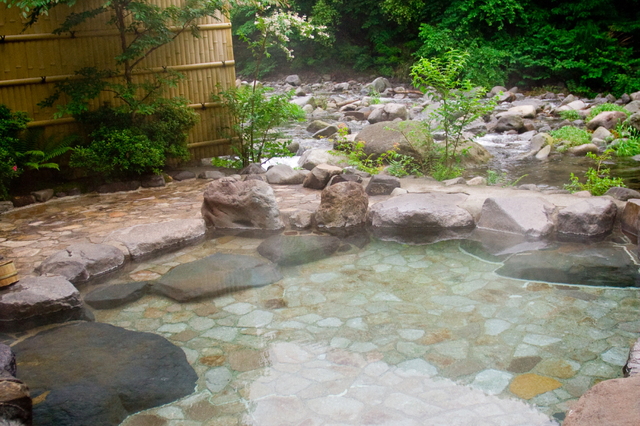 Văn hóa tắm suối nước nóng onsen tại Nhật Bản - Ảnh 2.